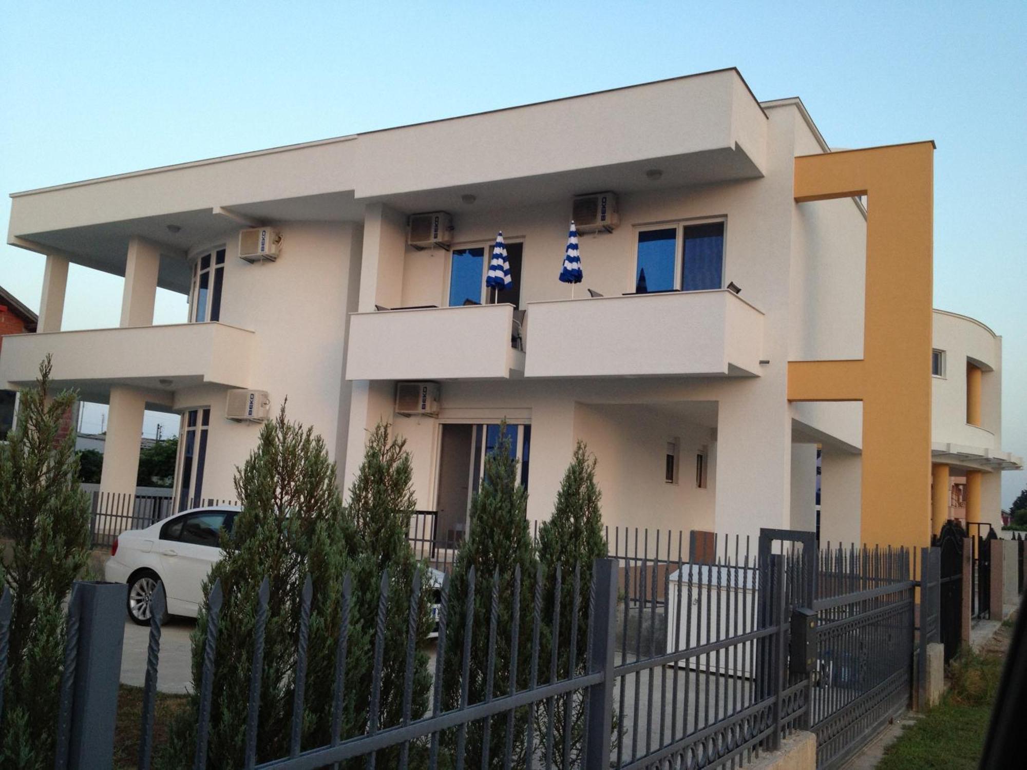 Apartmani Vila Milaris Ulcinj Exterior photo